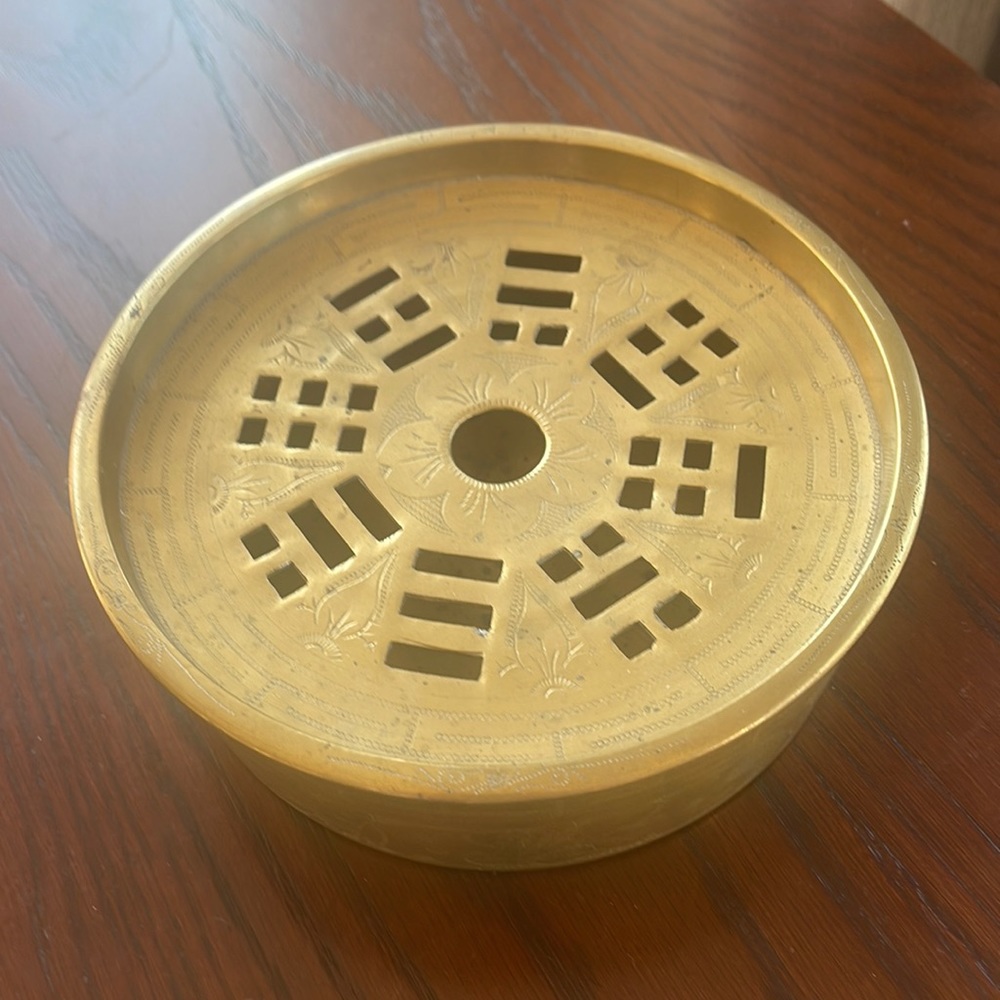 Brass bowl with lid.